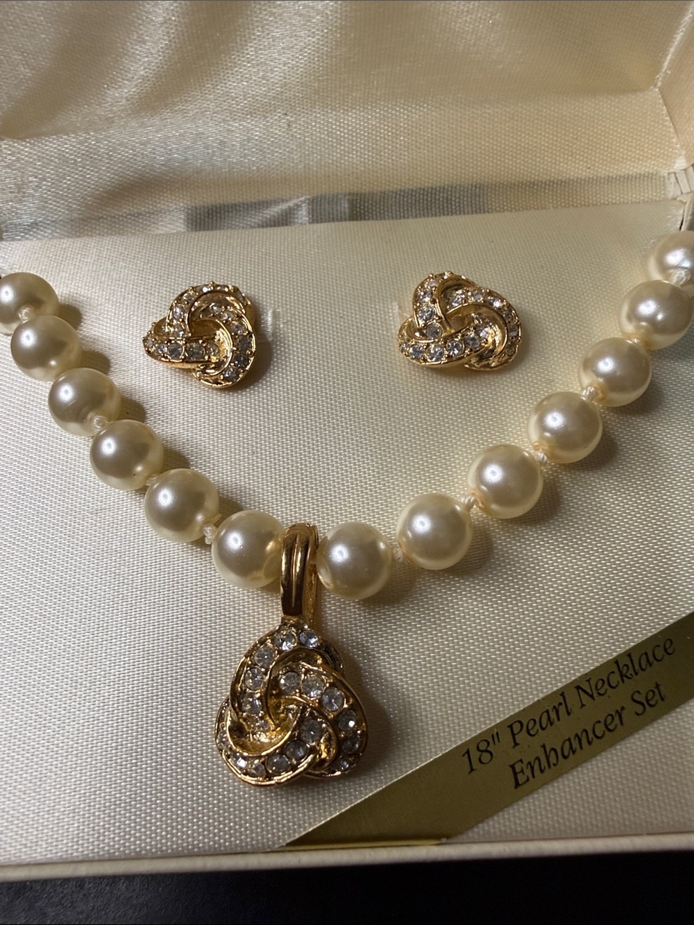 Roman Gold & Pearl Necklace and Earring Set - Cream Pearls - Picture 2 of 2